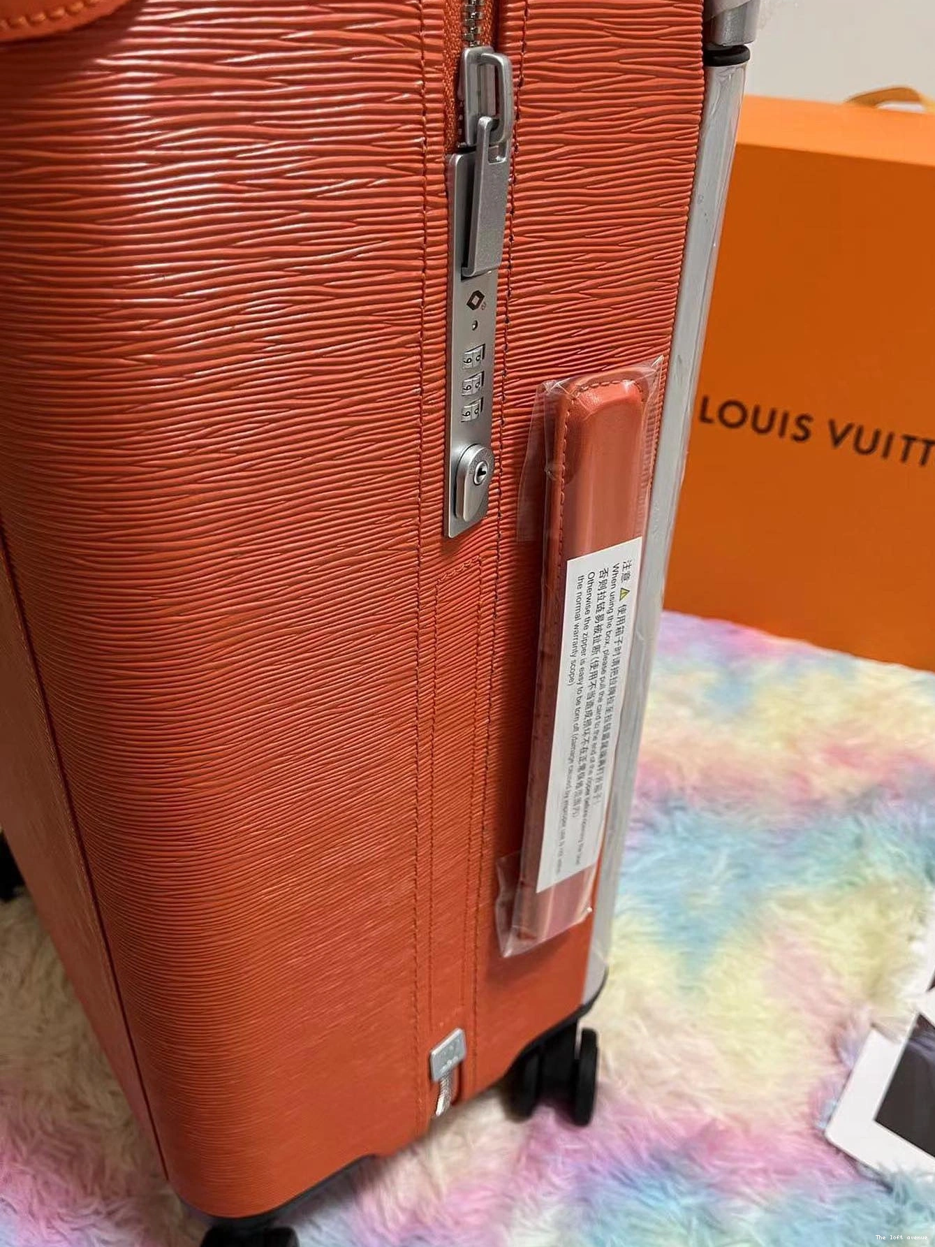 37L HORIZON CUSTOM ORANGE 55 CABIN SUITCASE 0824